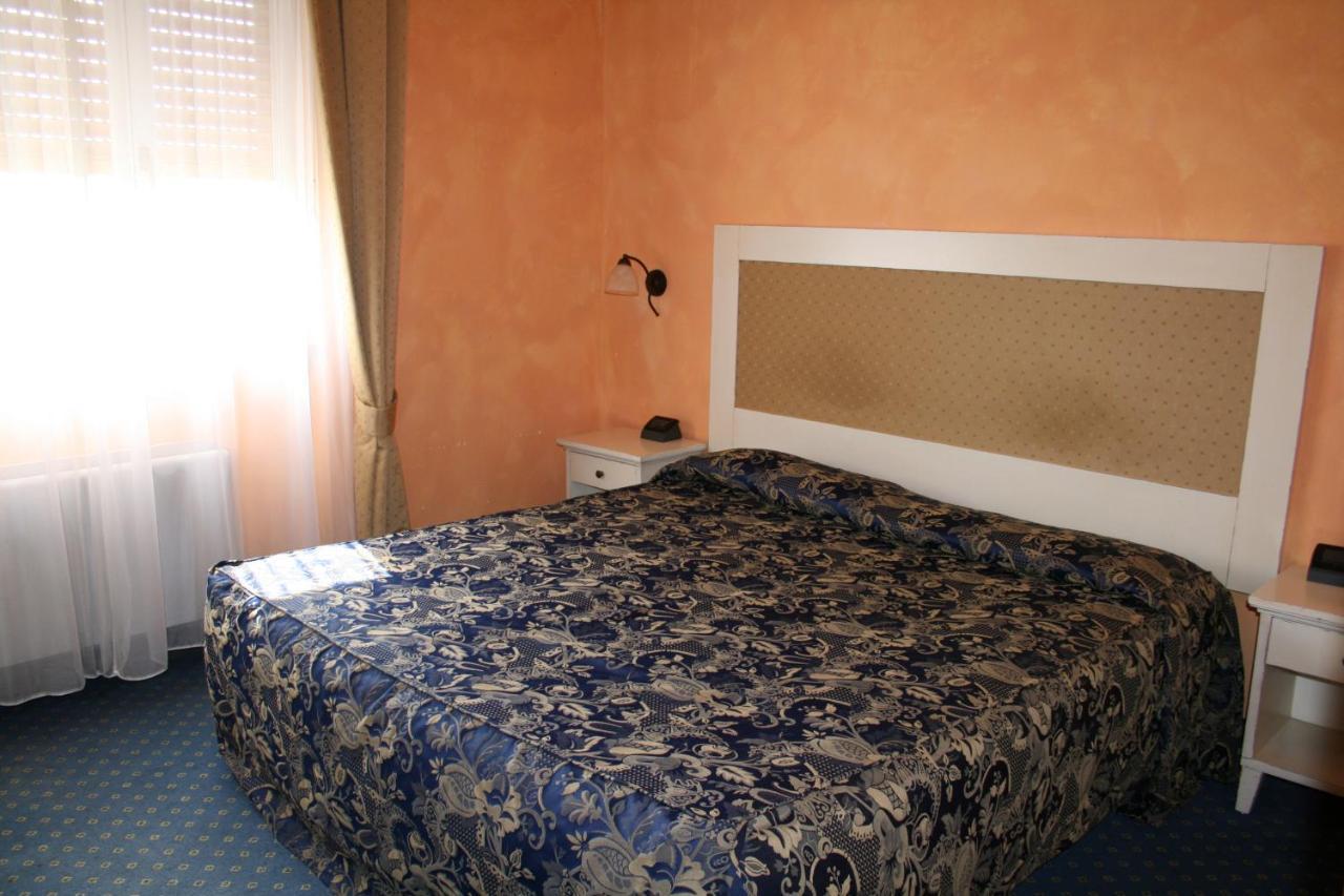 Hotel De La Ville Bereguardo Ngoại thất bức ảnh