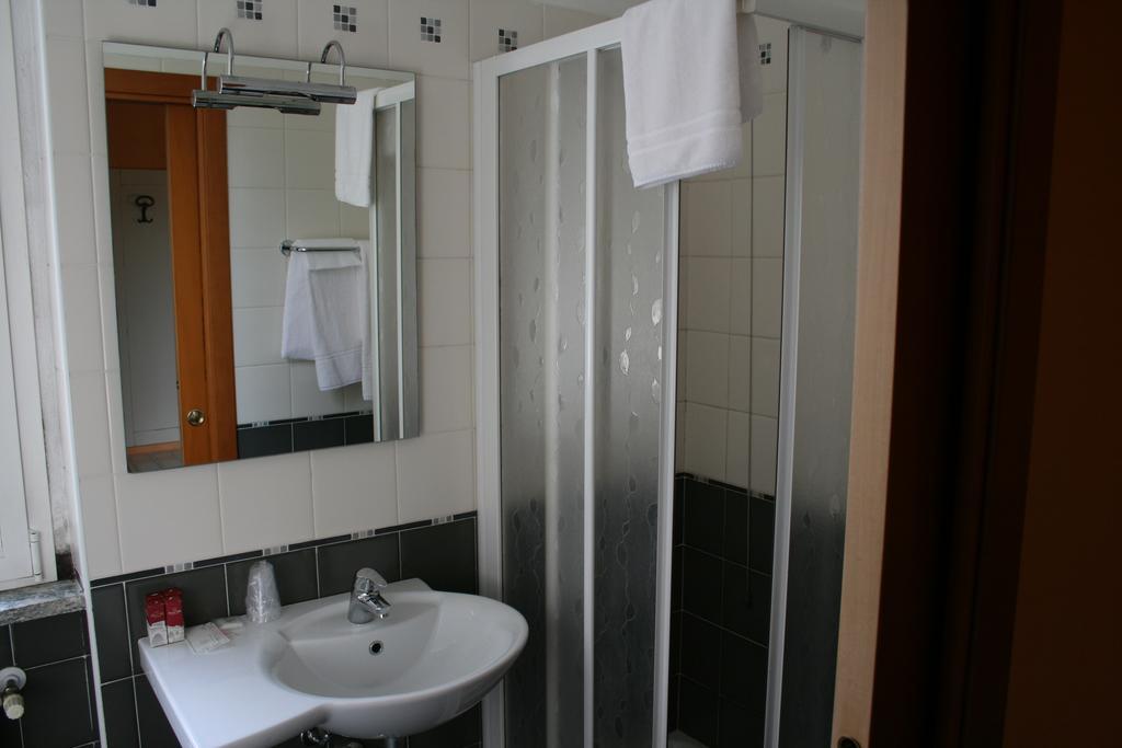 Hotel De La Ville Bereguardo Ngoại thất bức ảnh