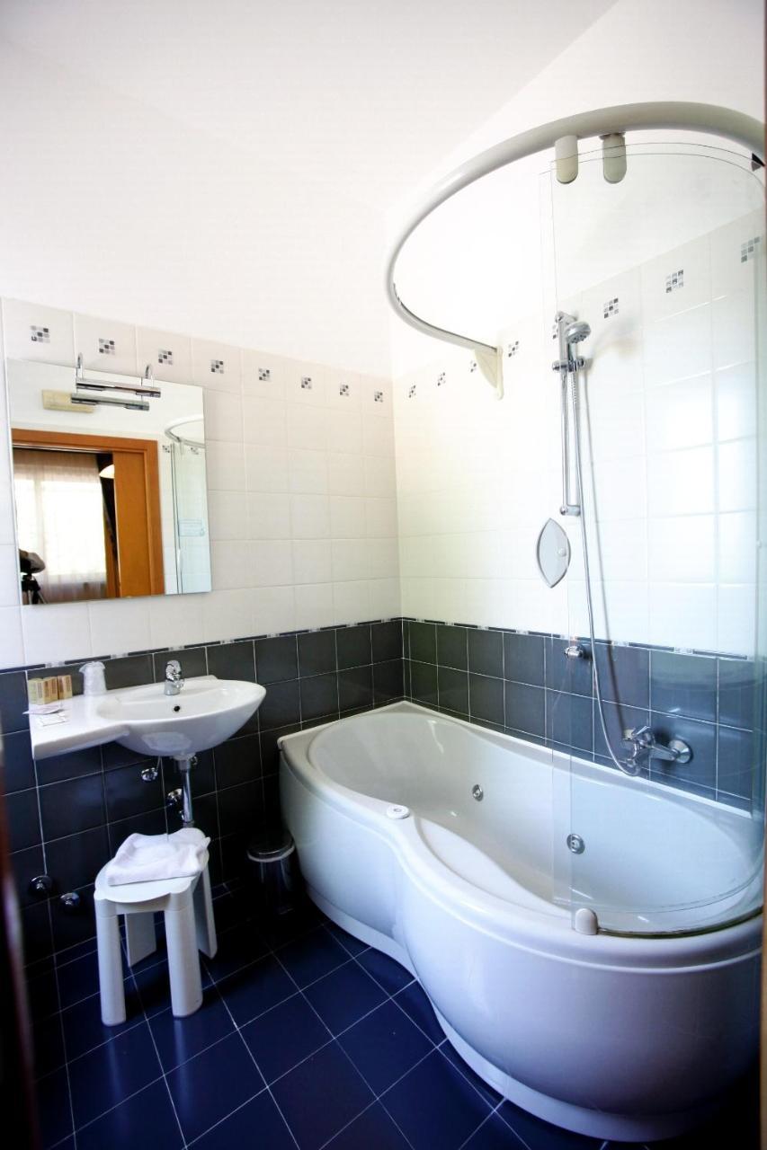 Hotel De La Ville Bereguardo Ngoại thất bức ảnh